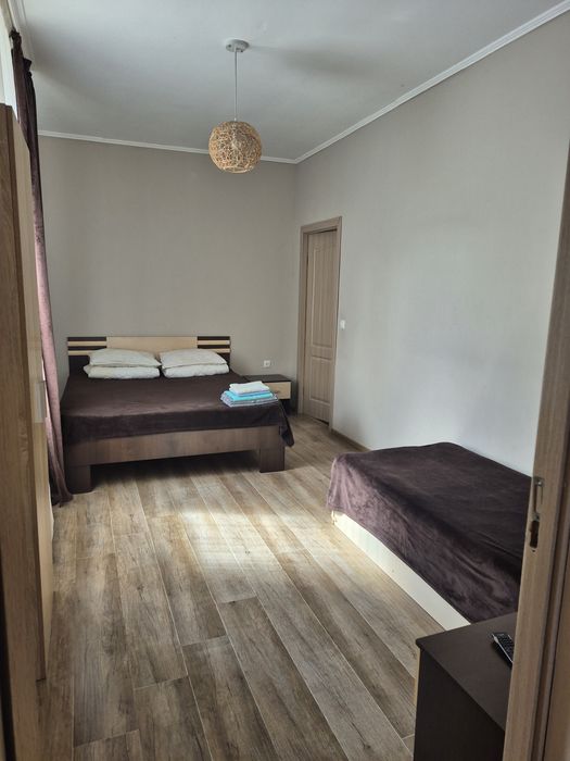 Будинок подобово,ВІЛЬНО