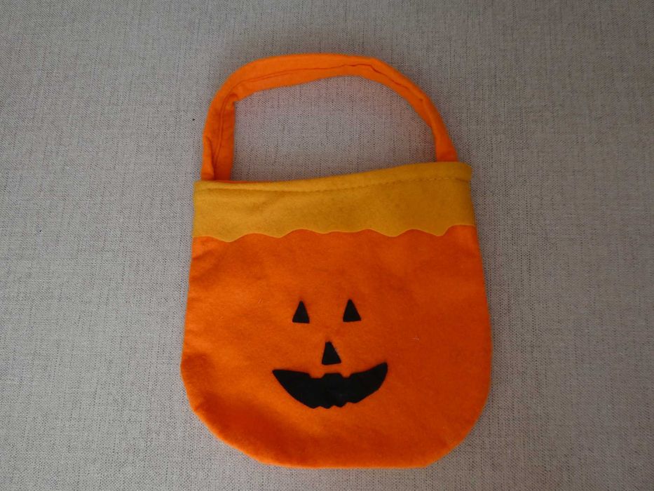 Bolsinha Halloween em Tecido