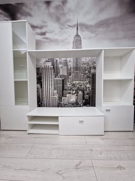 Meble młodzieżowe białe.