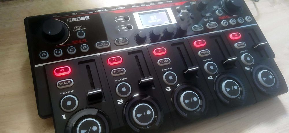 Boss RC-505 mkII Loop Station (novo)
