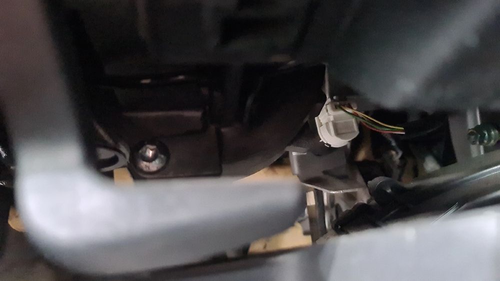 Amortecedor frente esquerdo RENAULT Clio IV (BH_)