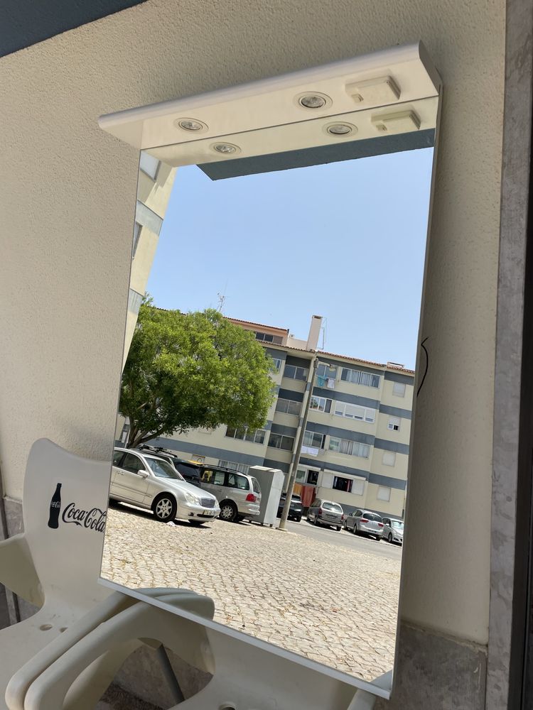 Vendo espelho com iluminação