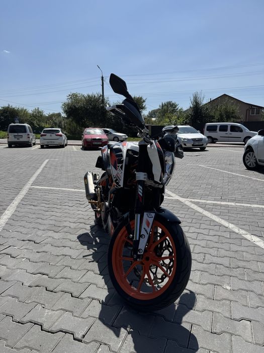 KTM DUKE  390.  2015