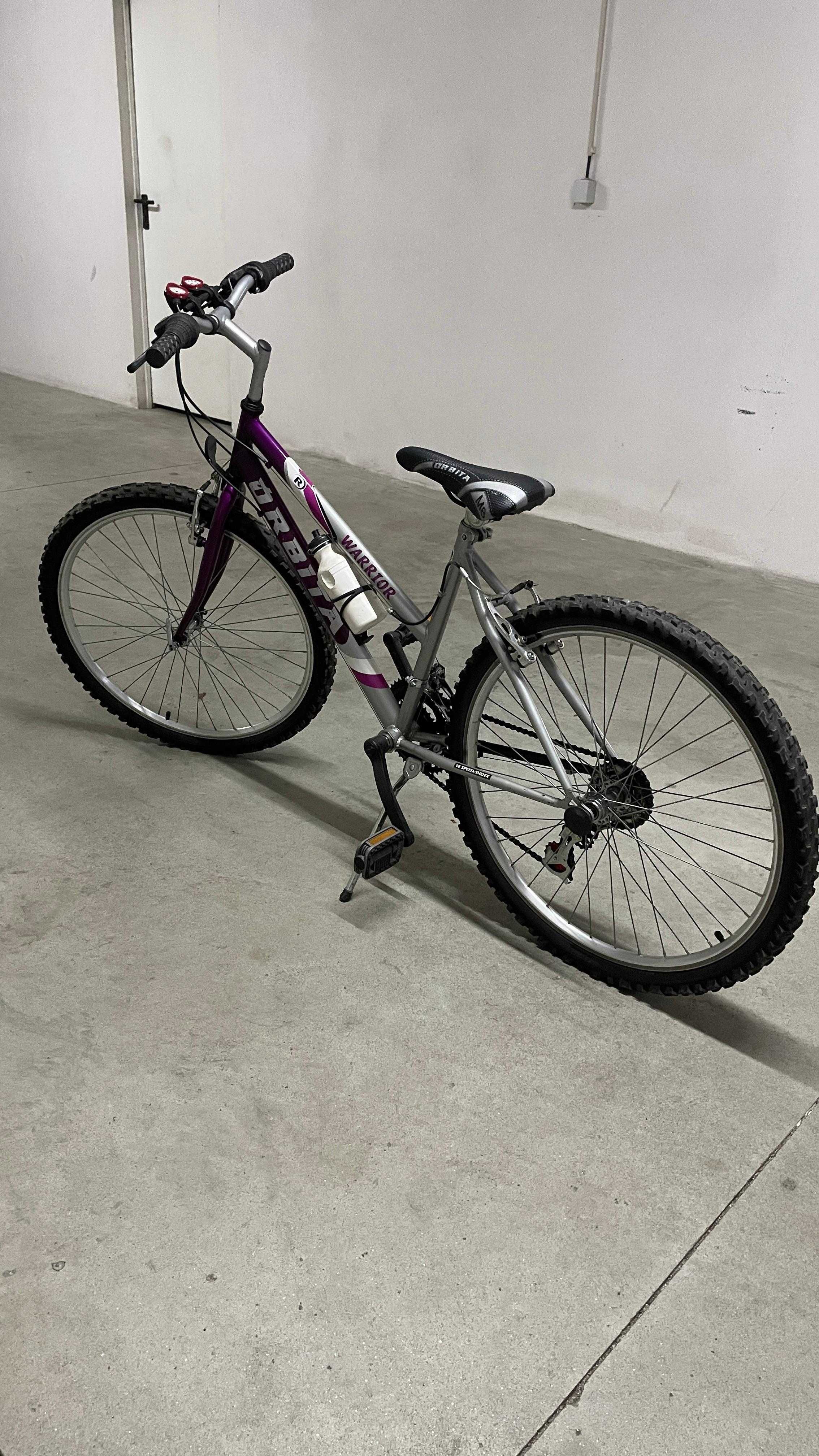 Bicicletas em boas condições
( para desocupar )