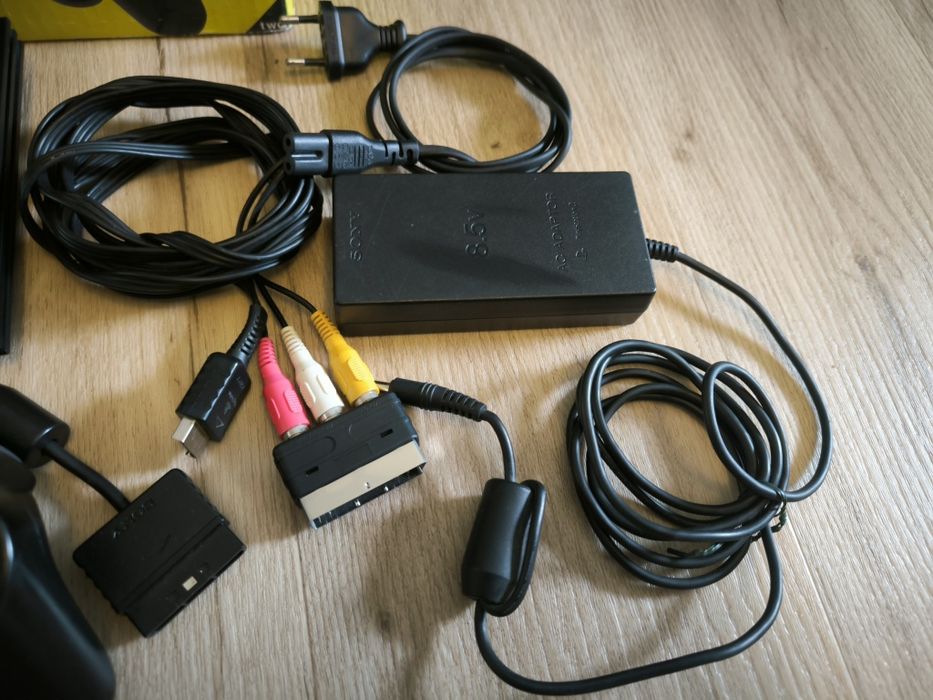 PlayStation 2 Slim muito bom estado ( Setúbal)