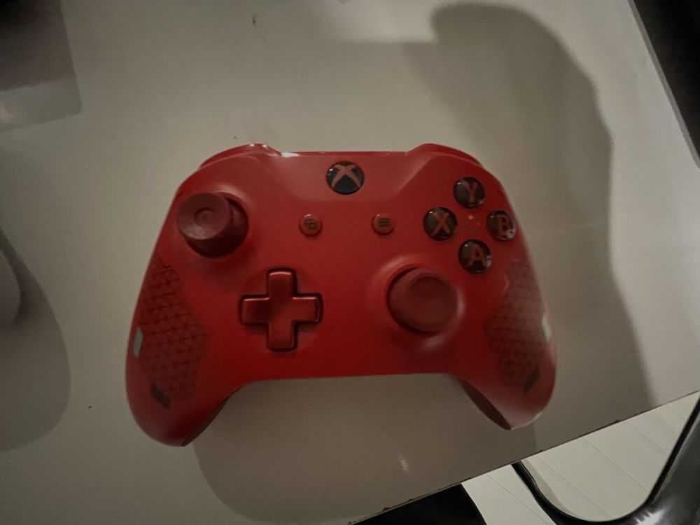 Xbox one s + dwa pady + 6 gier + Bonus