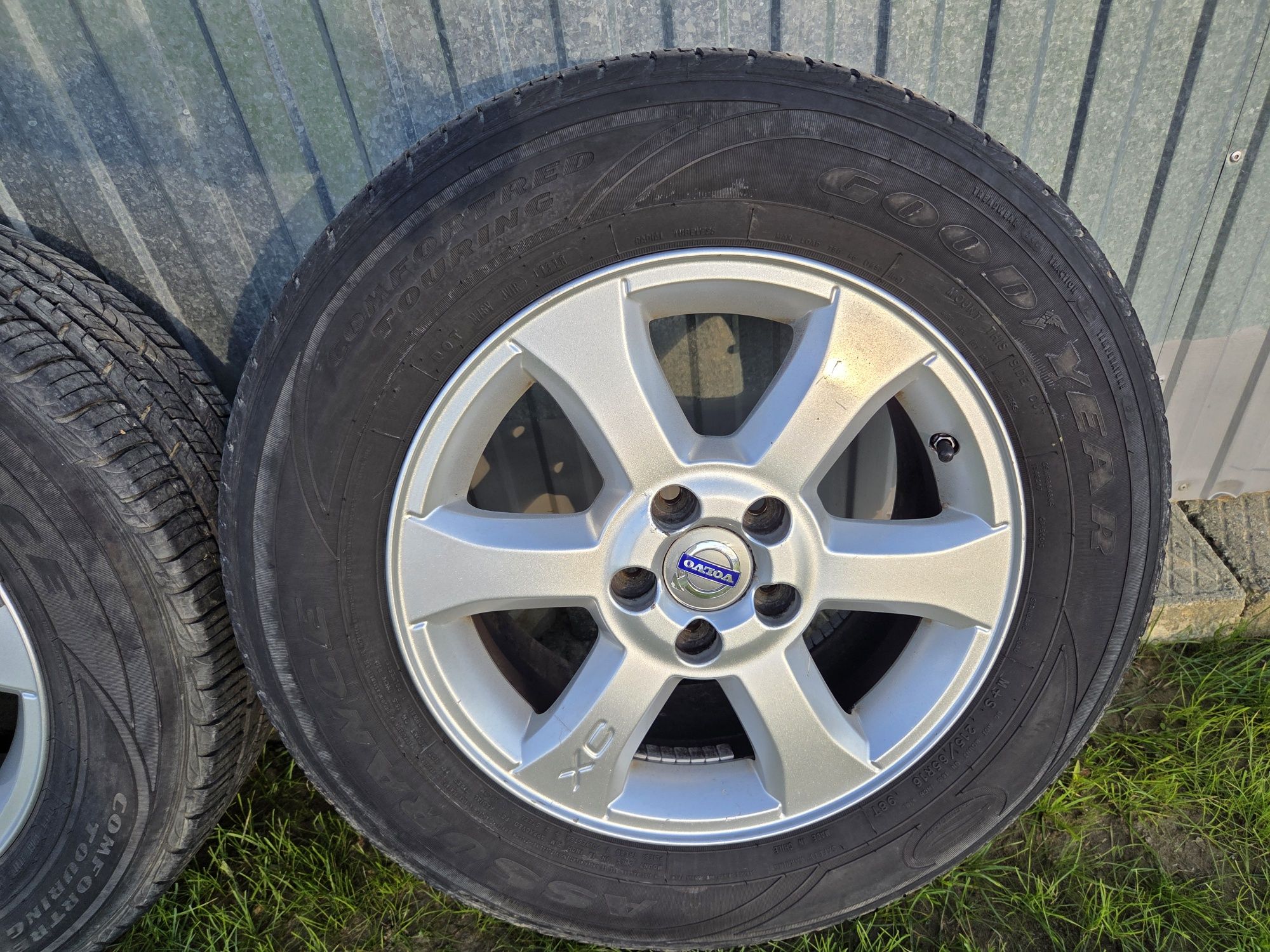 Felgi volvo xc70. 16 cali z oponami