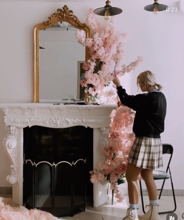 Камін великий декоративний поліуретановий для фотостудіі