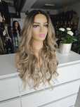 Długa peruka fale loki blond sombre 3D Sylwia naturalan fryzura