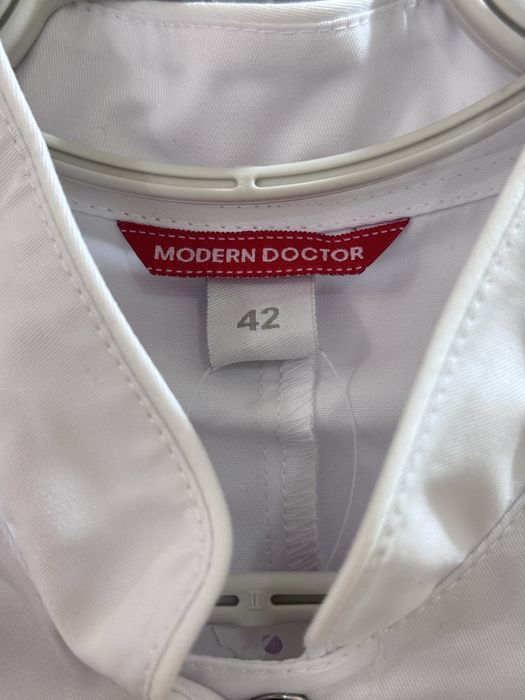 Нові медичні халати , не одягнені ні одного разу , в розмірі 40-42