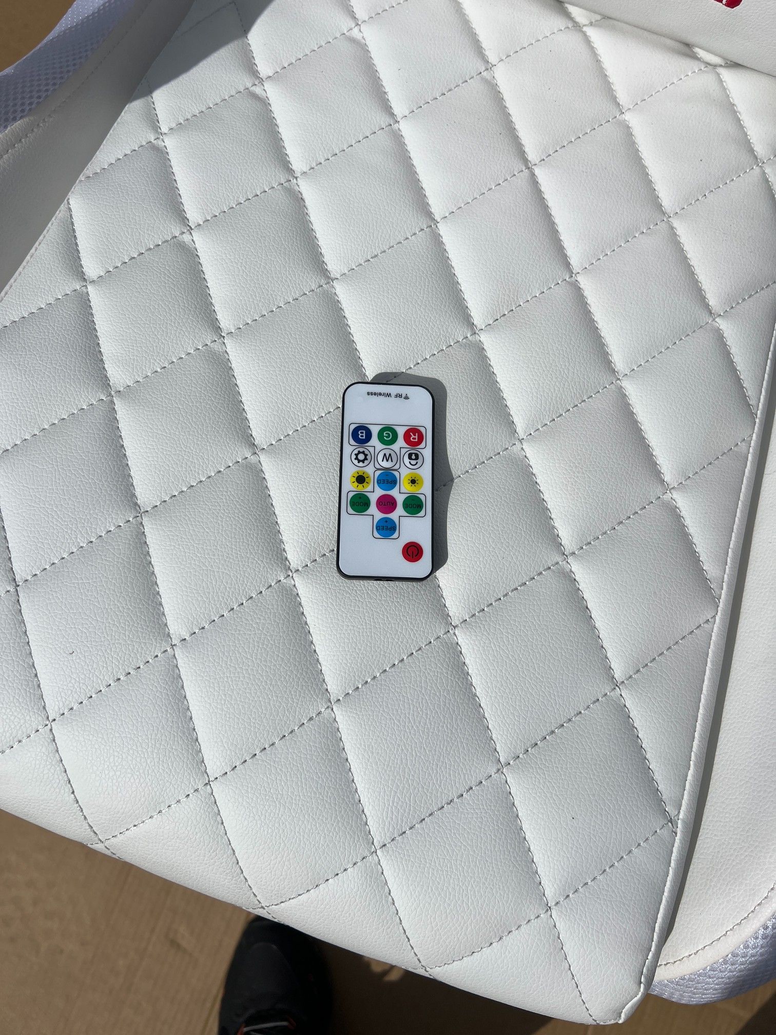 Fotel Gamingowy, Obrotowy, Oświetlenie Led, Pilot, Podnóżek F5
