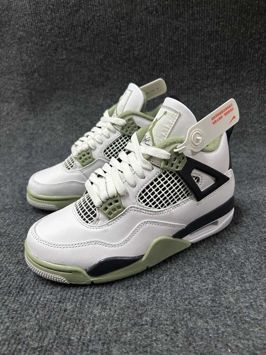 Klasyczny kolor pasujący do gumy_Jordan 4 Retro Seafoam nikeR. 40