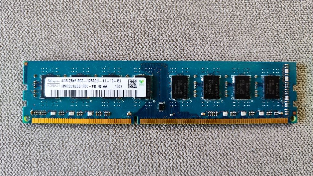Hynix 4GB PC3-12800U DDR3 1600 DIMM 240-Pin