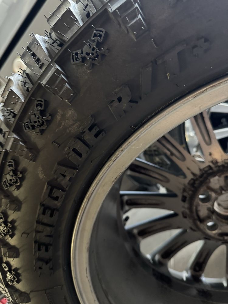 Pneus Novos 275/60 r20