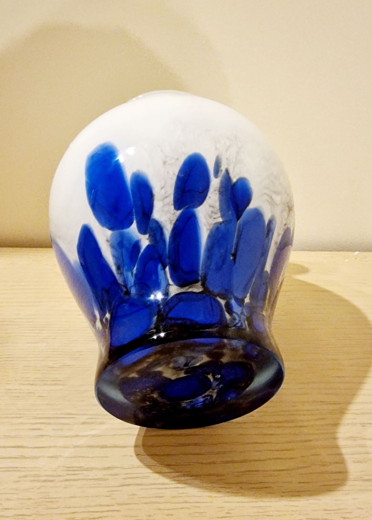 Nowy wazon wazonik biało-niebieskie szkło melanż 22 cm okazja