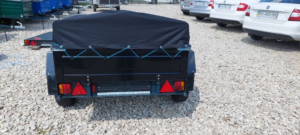 Прицеп до автомобіля / причеп легковий (з колесами і тентом з дугами)