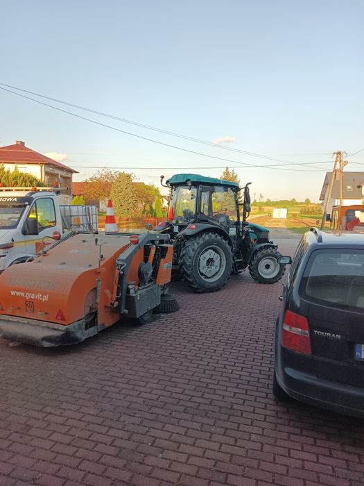 Mycie Zamiatanie  Odchwaszczanie Odsniezanie Parkingów  Mycie Hal Kost