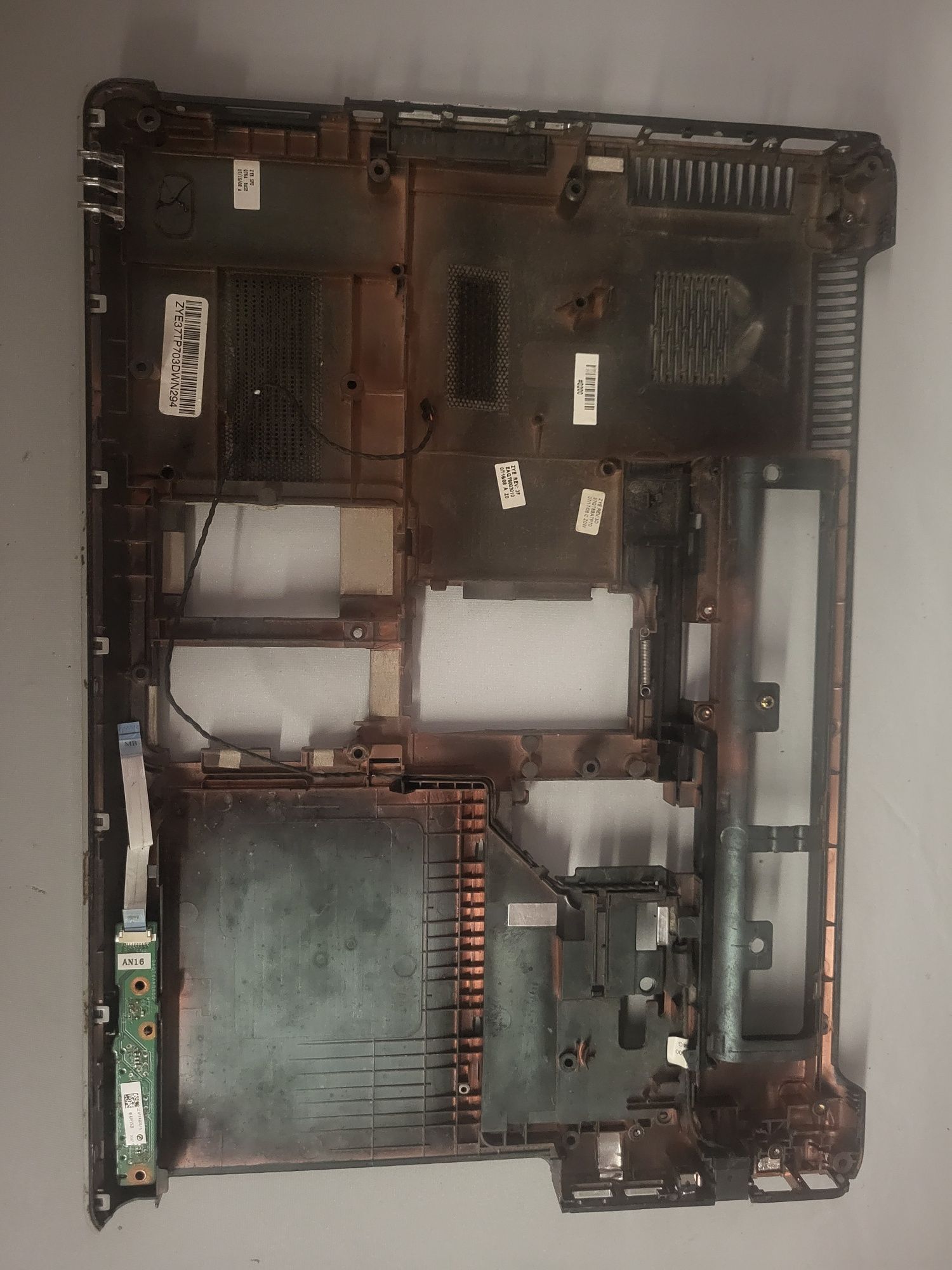 Sprzedam dolną obudowę do Laptopa HP PAVILION dv5-1111ea
