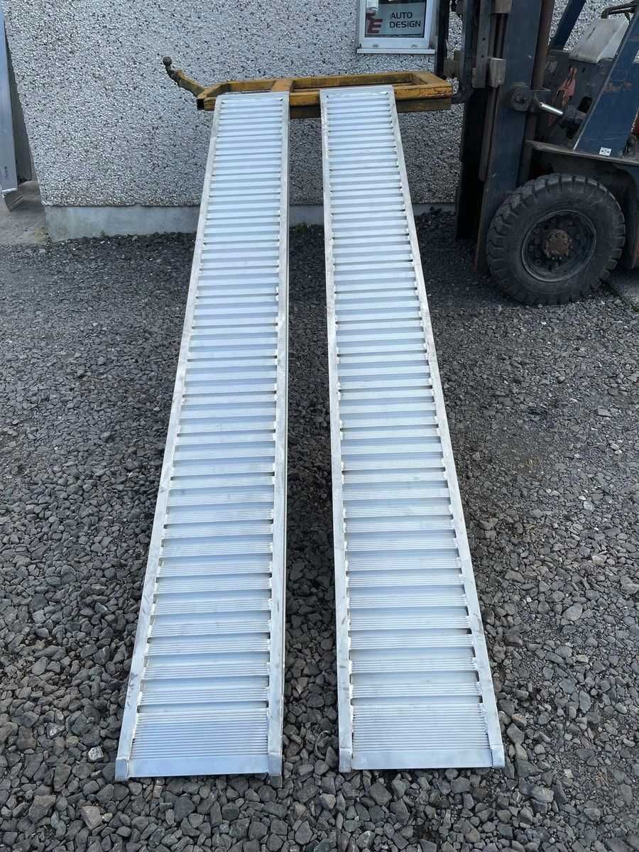 Najazdy aluminiowe do minikoparek do 3700kg, 3m długie, dostawa