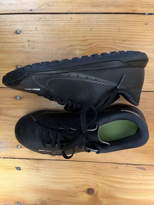 Чоловічі сороконожкі Nike 2023 рік