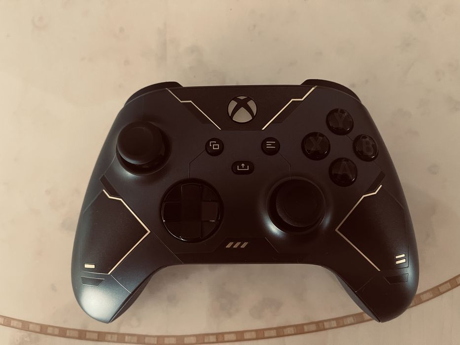 Xbox Series X Halo Limited Edition (oferta 2 jogos)