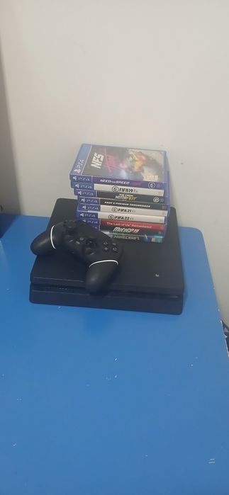 Vendo ps4 slim 1TB Funcionando perfeitamente com comando personalizado