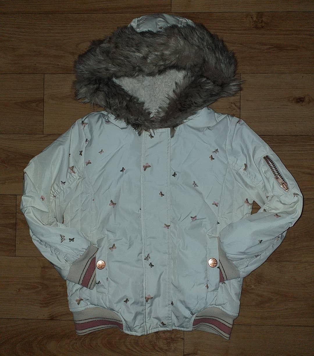 Куртка  зимняя NEXT на девочку 3-4 года