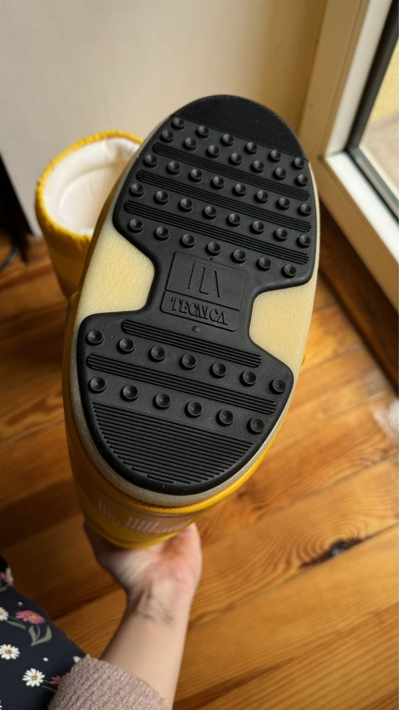 Moon Boot żółte