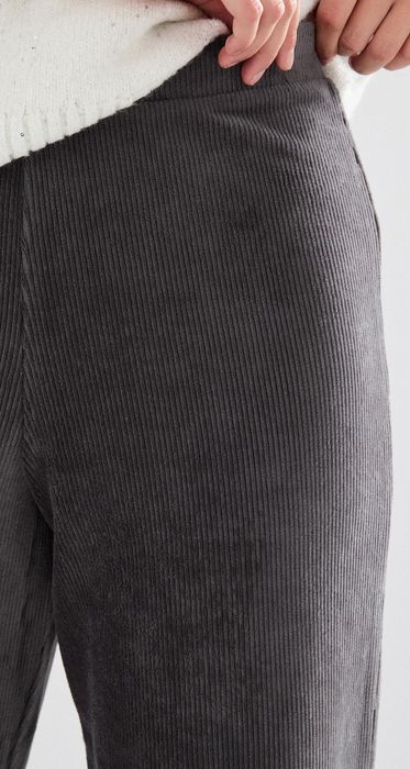 4 Calças ganga e algodão