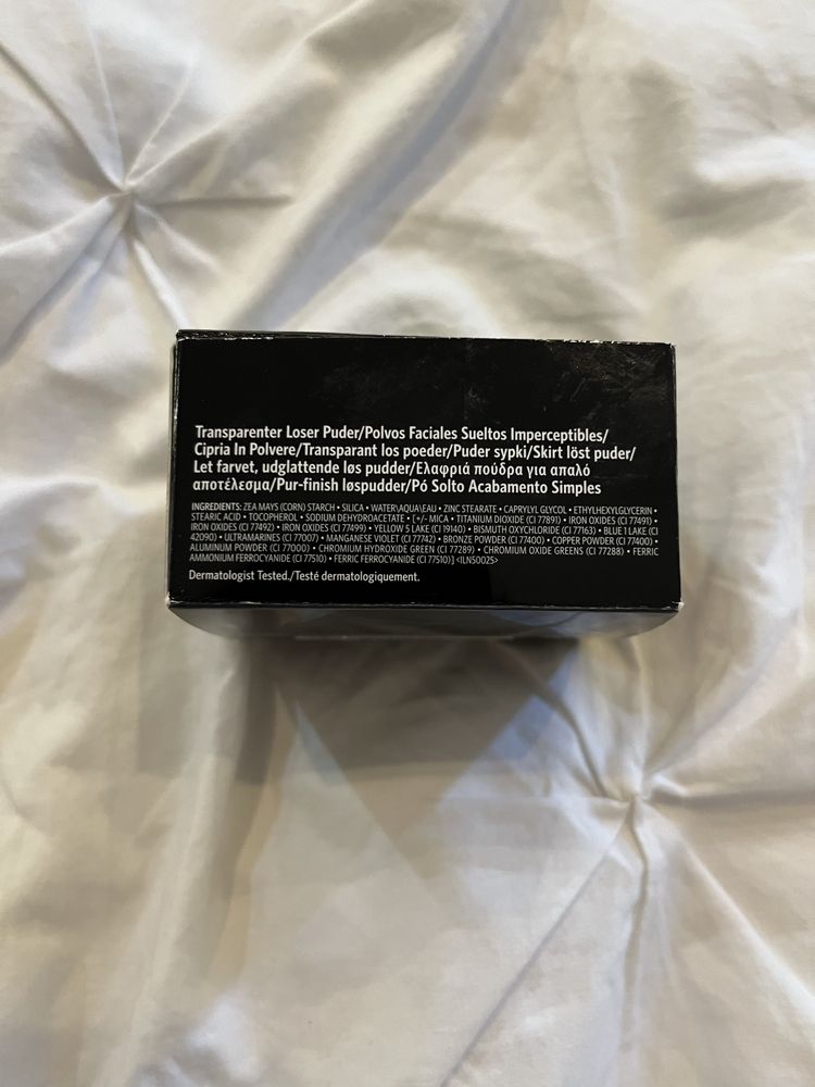 Puder sypki Bobbi Brown Pale Yellow Transparentny