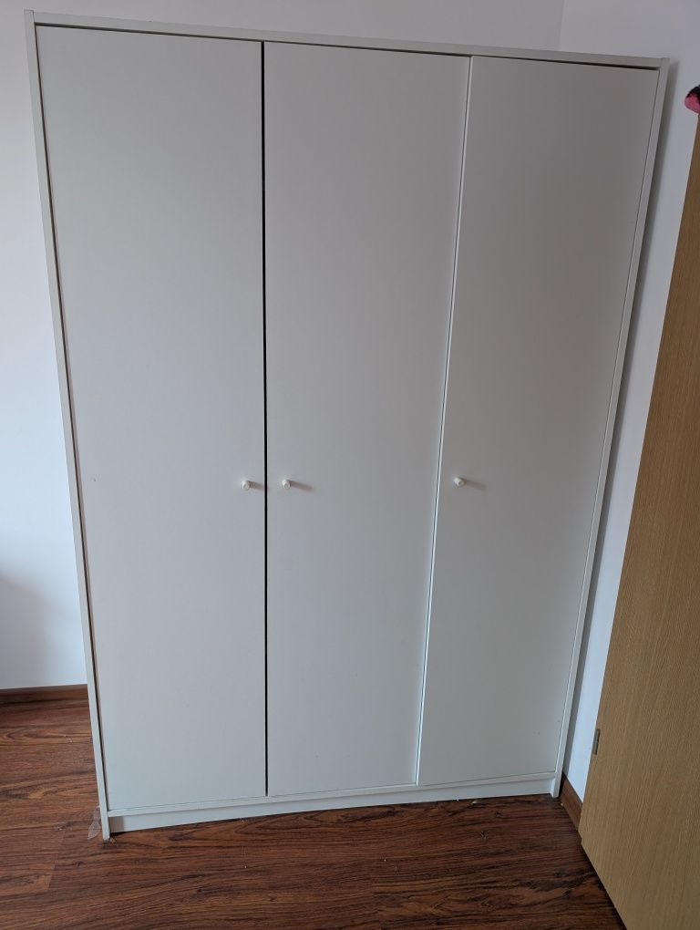 Szafa biała trzydrzwiowa Ikea jak nowa