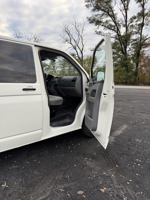 Авто Volkswagen Transporter T5 пасажир 8+1 1.9 TDI