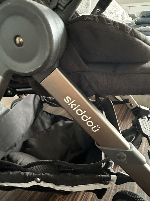 Wózek spacerowy Skiddou Mell