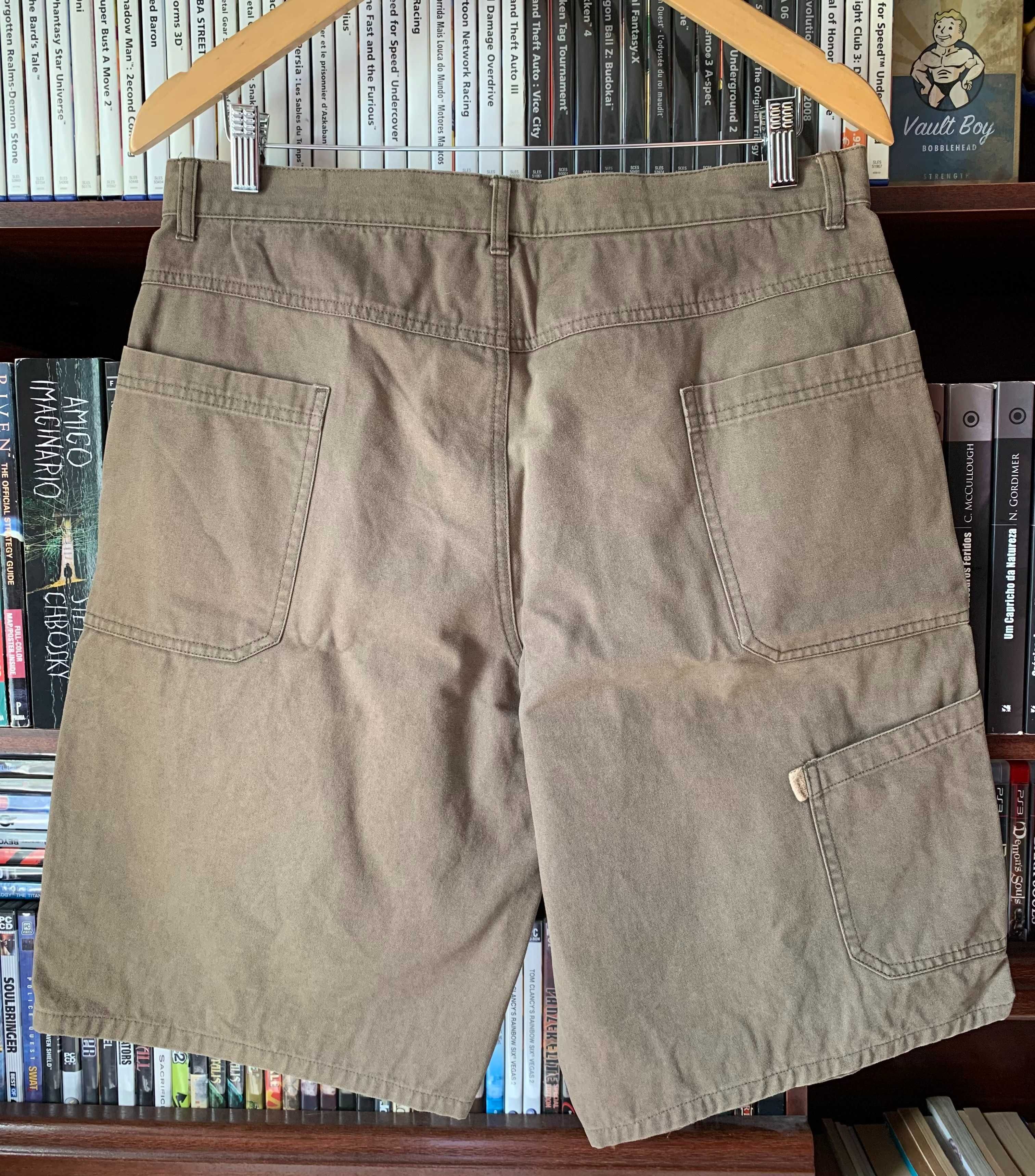 Calções Basics, tamanho 42 / XL
