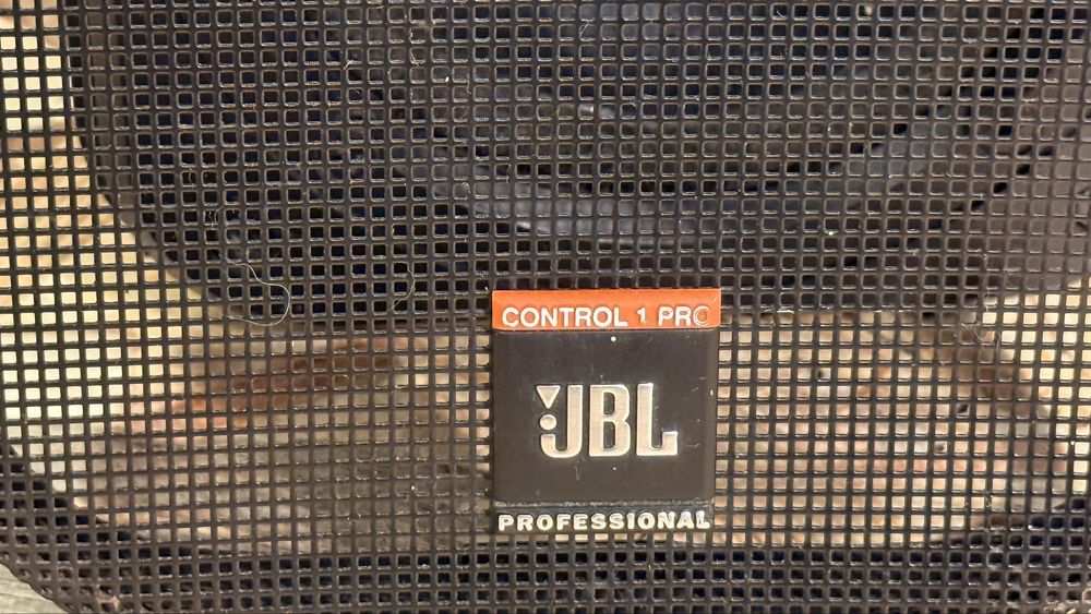 JBL Control 1 Pro – Par de colunas profissionais