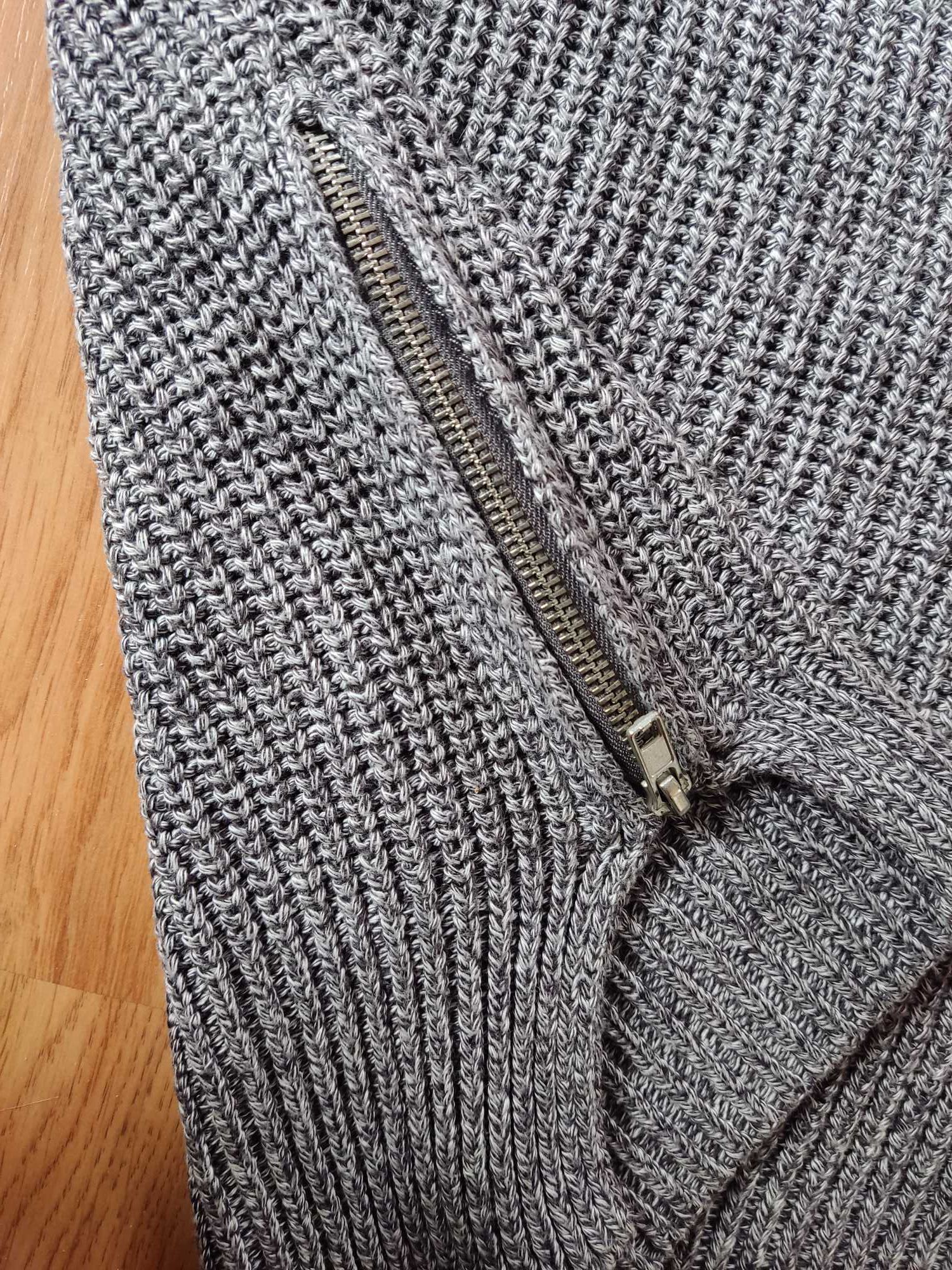 Szary melanżowy sweter oversize H&M