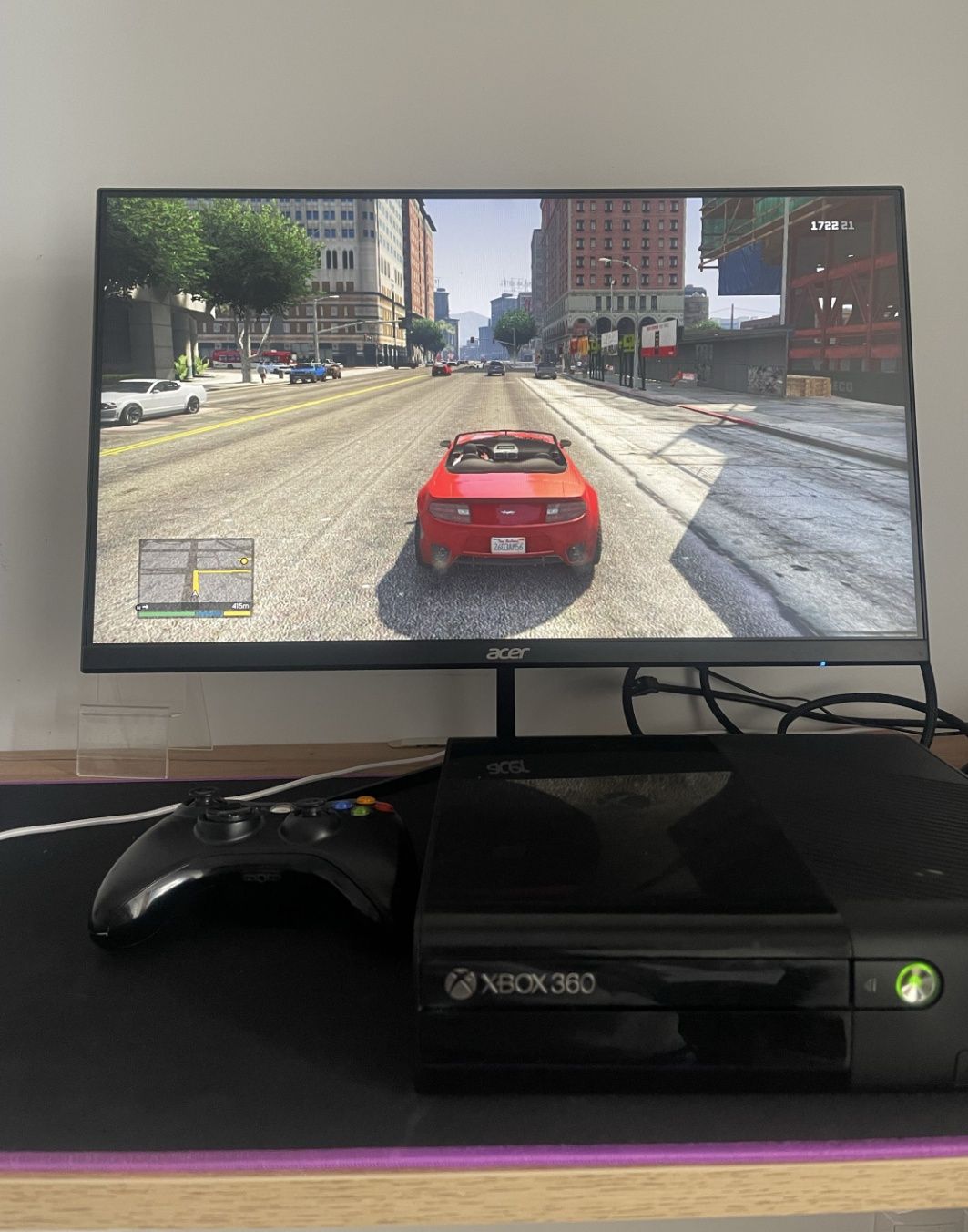 Продам X box 360 e 1 tb (freeboot)+kinnect+2 джойстика