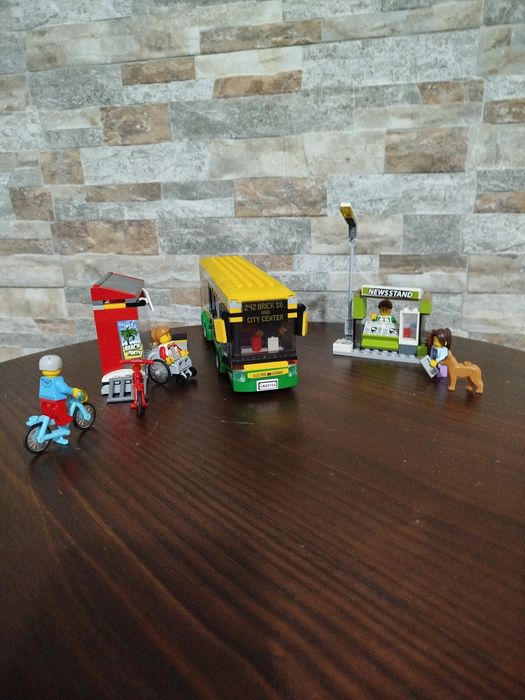 LEGO City 60154 Bus Station
