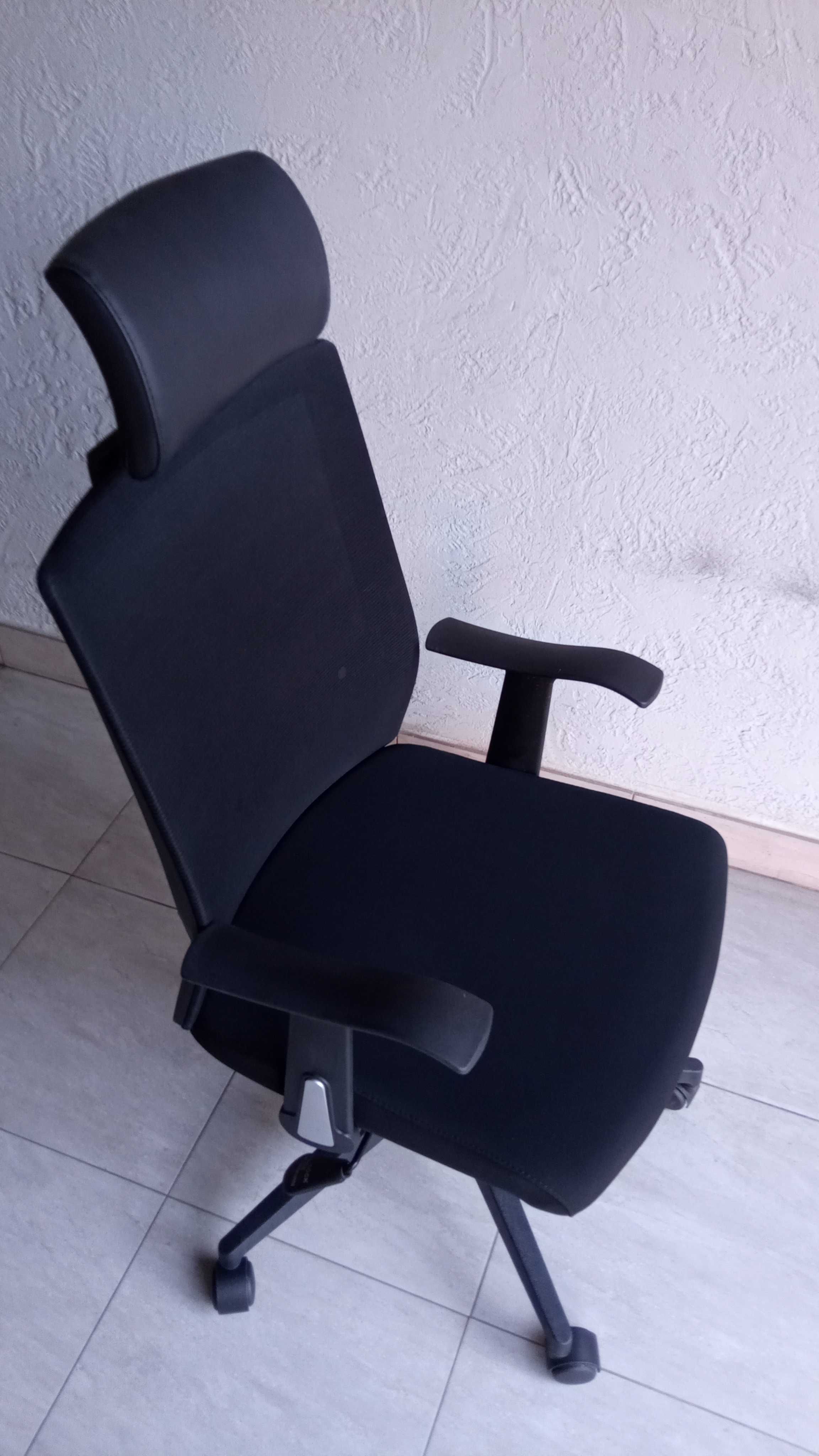Fotel biurowy obrotowy dobrej marki Sihoo tanio
