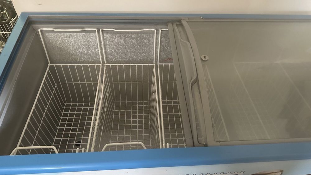 Морозильна камера холодильник Limo