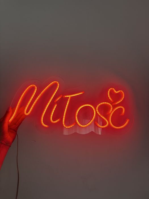 Neon czerwony miłość