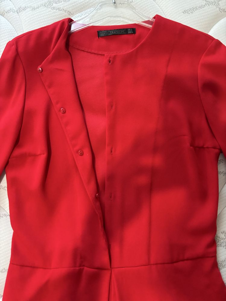 Macacão vermelho super elegante
