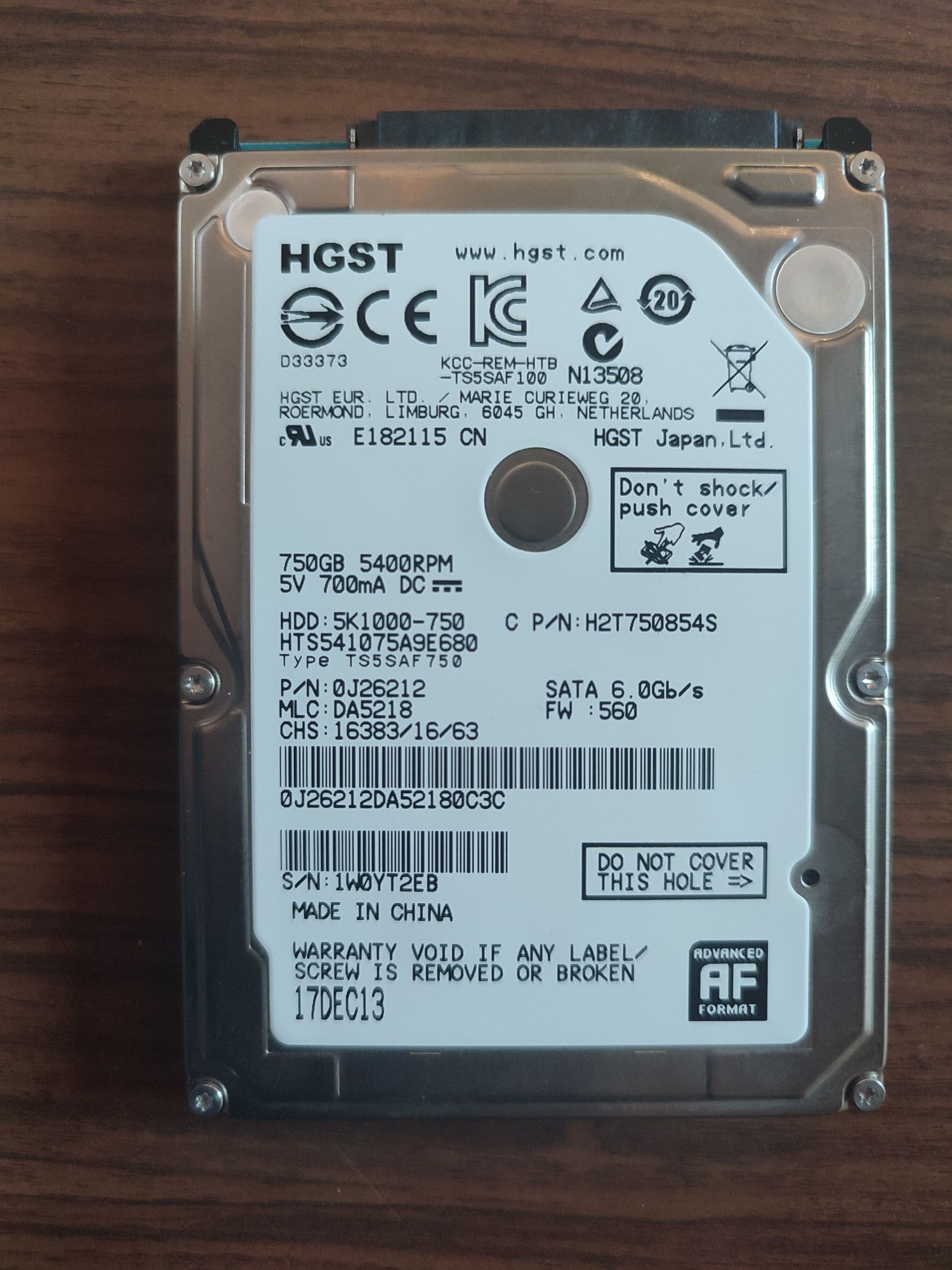 Disco rígido 2,5" HGST 750GB usado