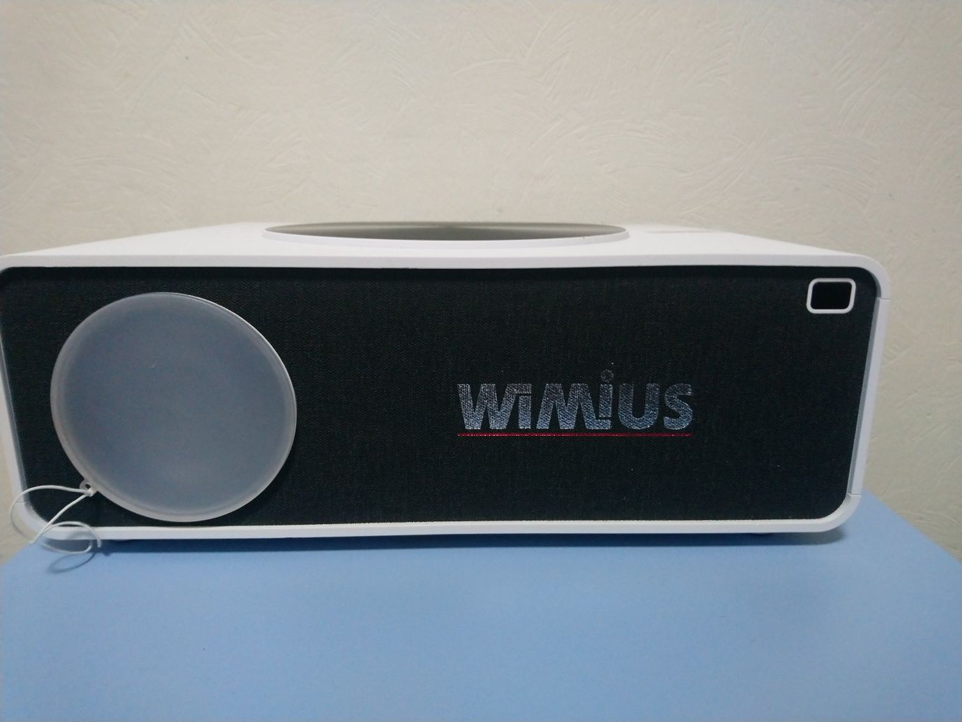 Проектор Wimius.
