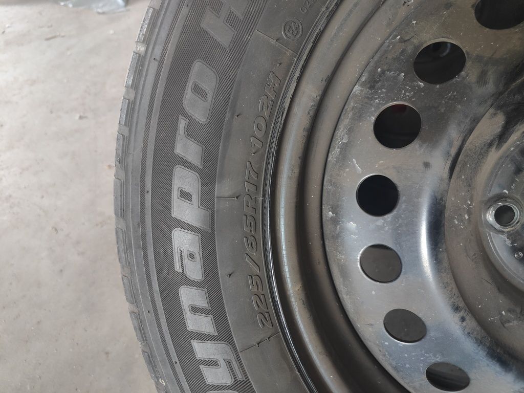 Koła nissan R17 opony Hankook, kołpaki i nakrętki