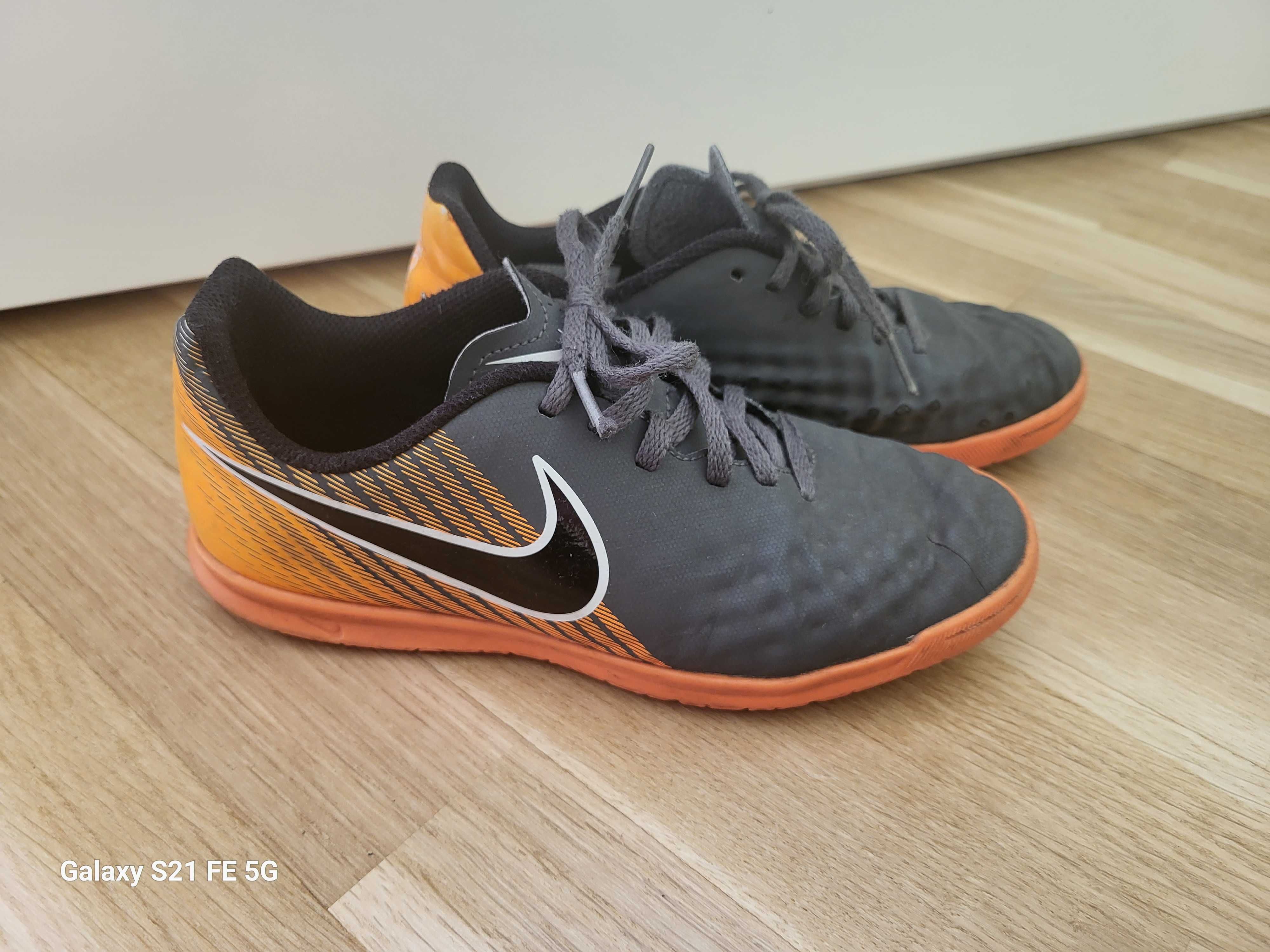 Buty do pilki nożnej Nike skórzane rozmiar 36