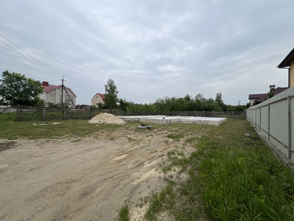Продаж ділянки з комунікаціями під забудову