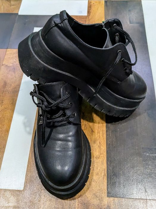 Sapatos Bershka. Número 37.