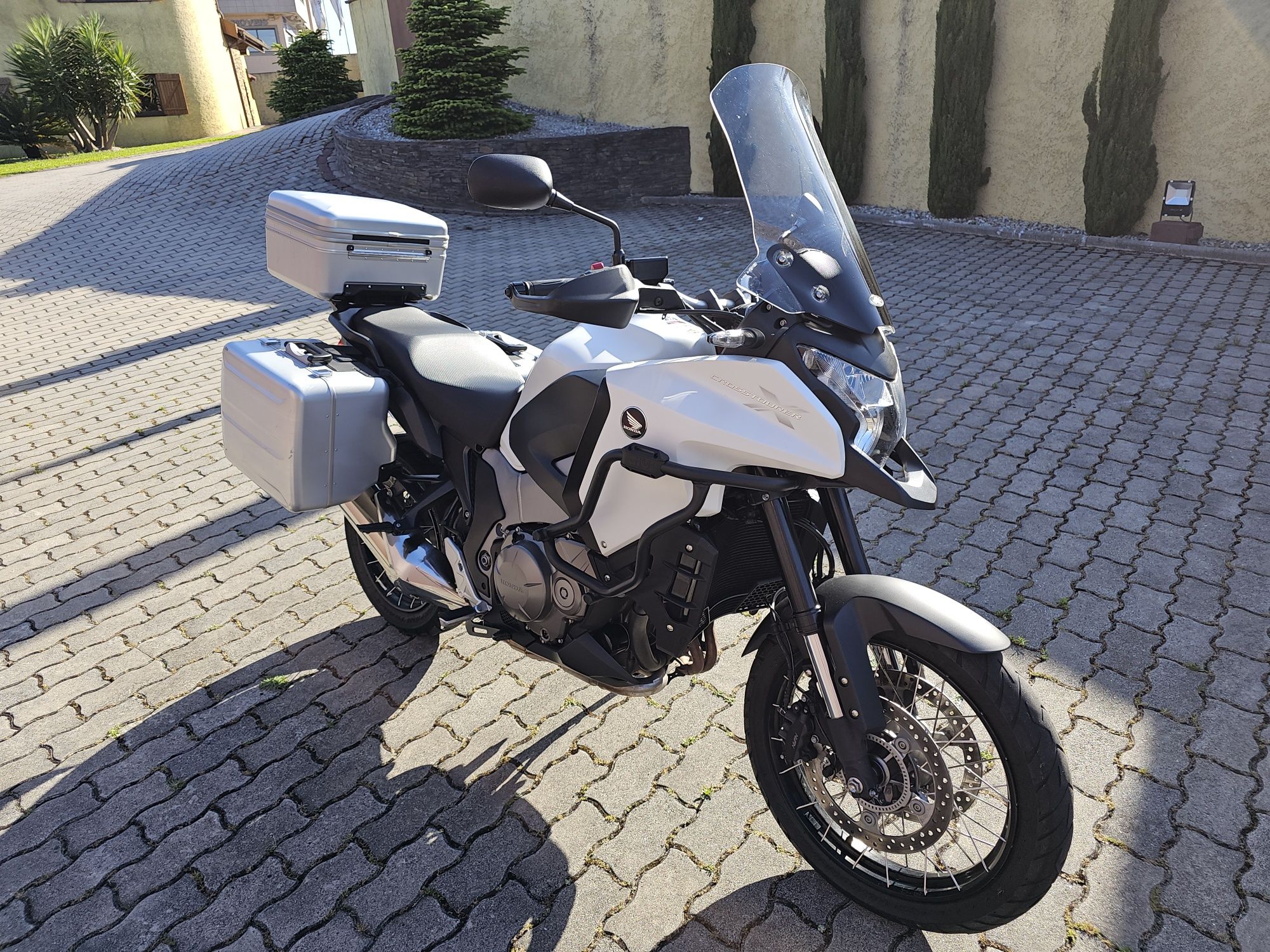 Honda VFR 1200X crosstourer, c/livro de revisões