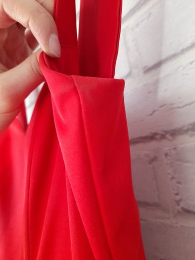 Czerwona rozkloszowana sukienka firmy Talya XS